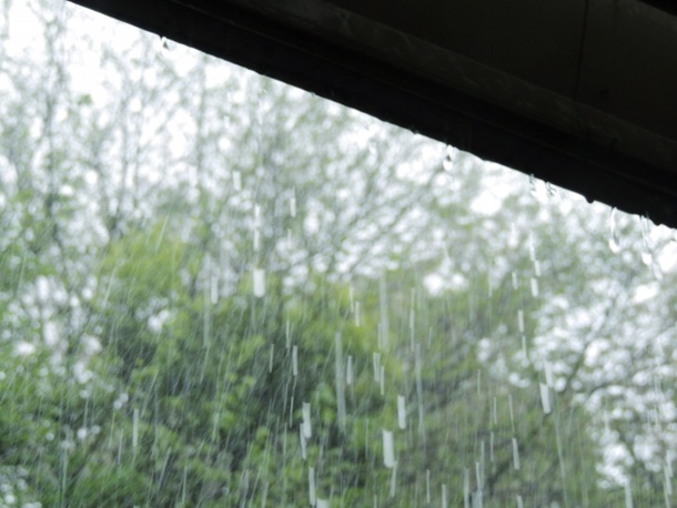 雨漏りの夢占い