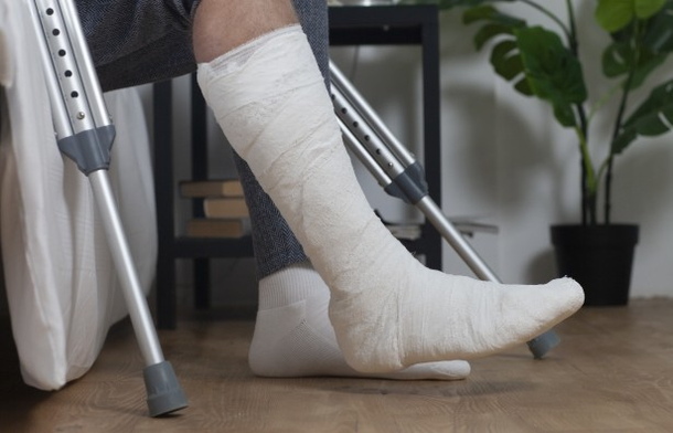 ギプスの夢占い